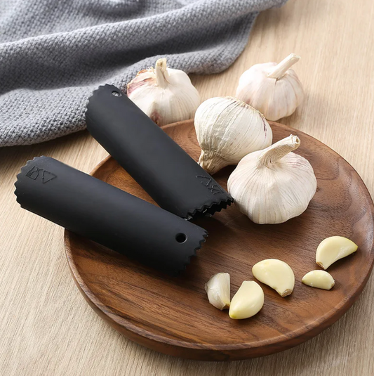 AJO™️ Rub-Me Garlic Peeler